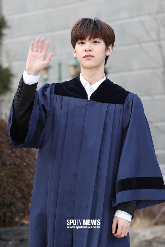 'W프로젝트4' 김동윤, 고등학교 졸업 "긴장보다 설렘, 연습에 매진할 것"