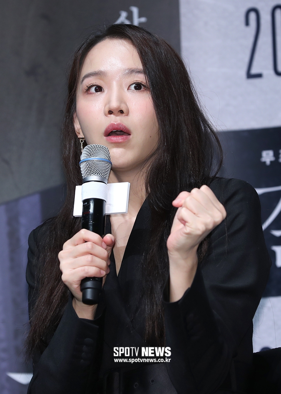 [포토S] 신혜선, 배종옥 선배 분장보고 깜짝