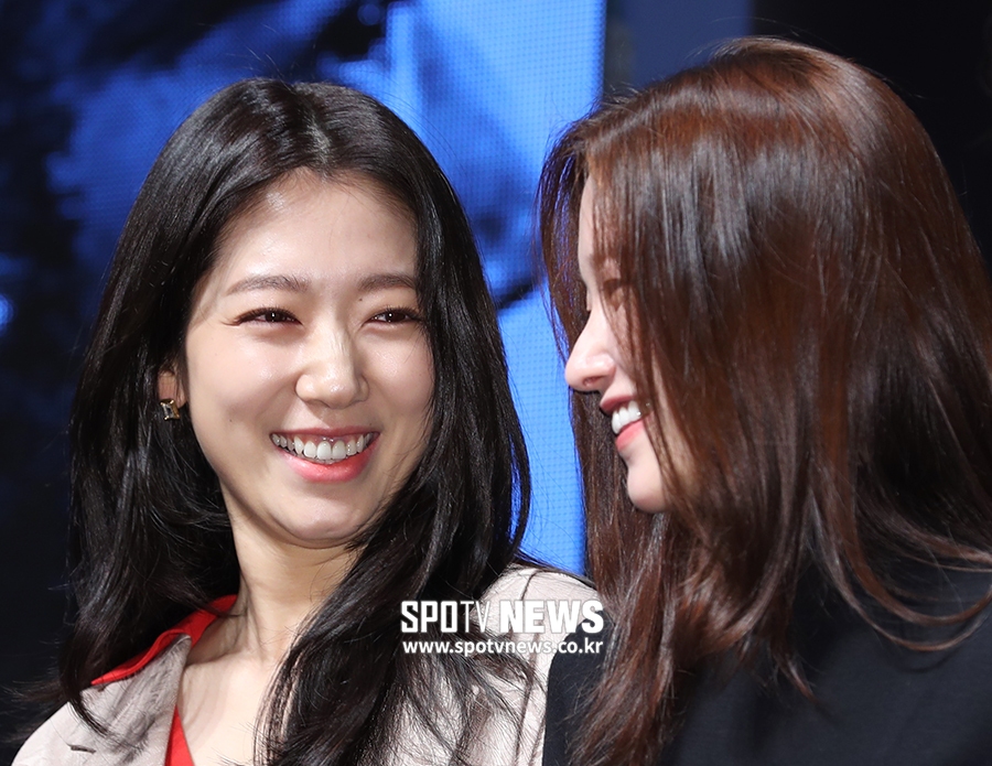 [포토S] 박신혜, 전종서 바라보는 눈빛이 따뜻