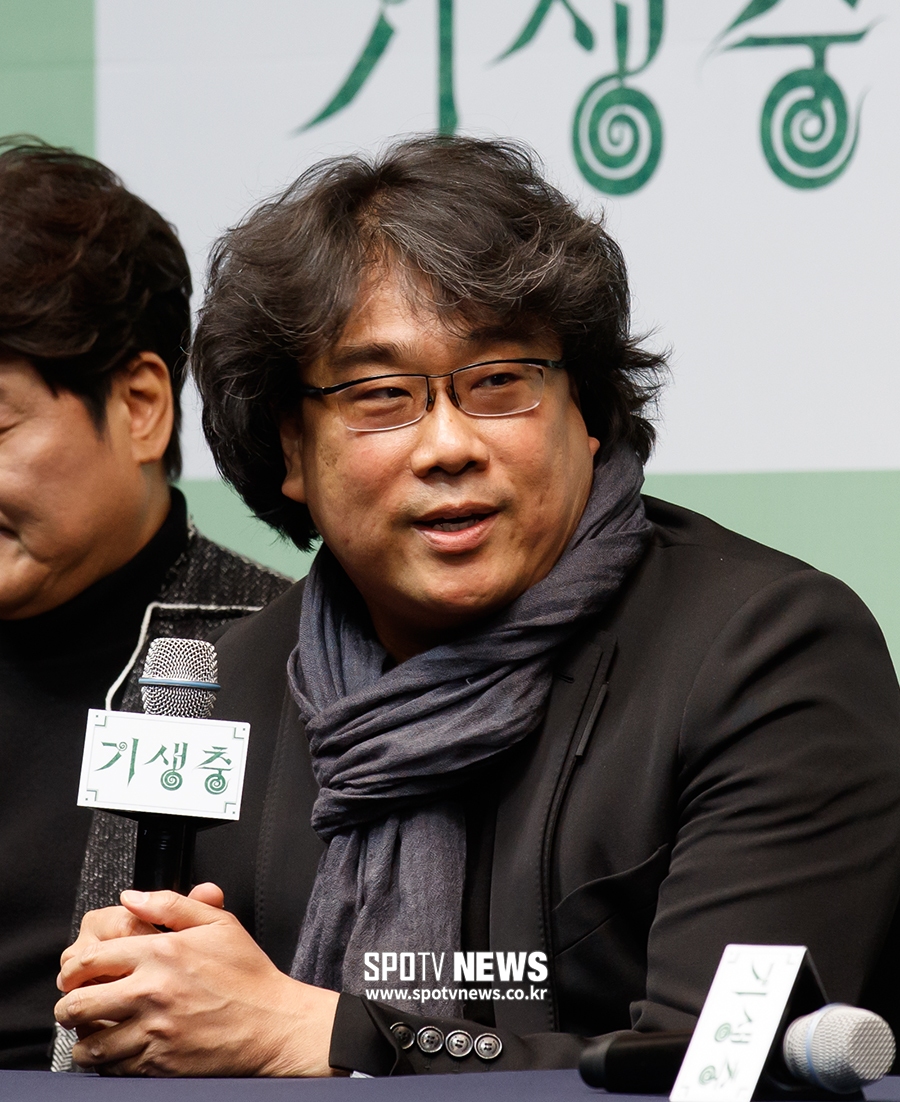 [포토S] 인사하는 봉준호 감독