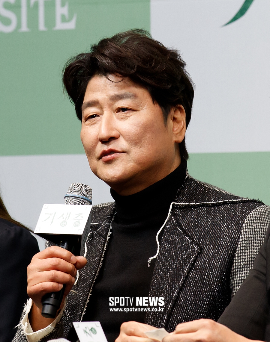 [포토S] 인사하는  배우 송강호