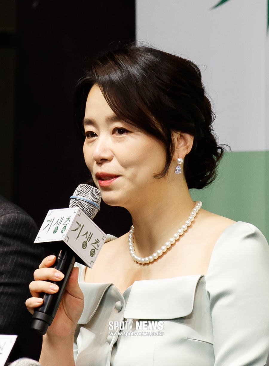 [포토S] 인사하는 배우 장혜진