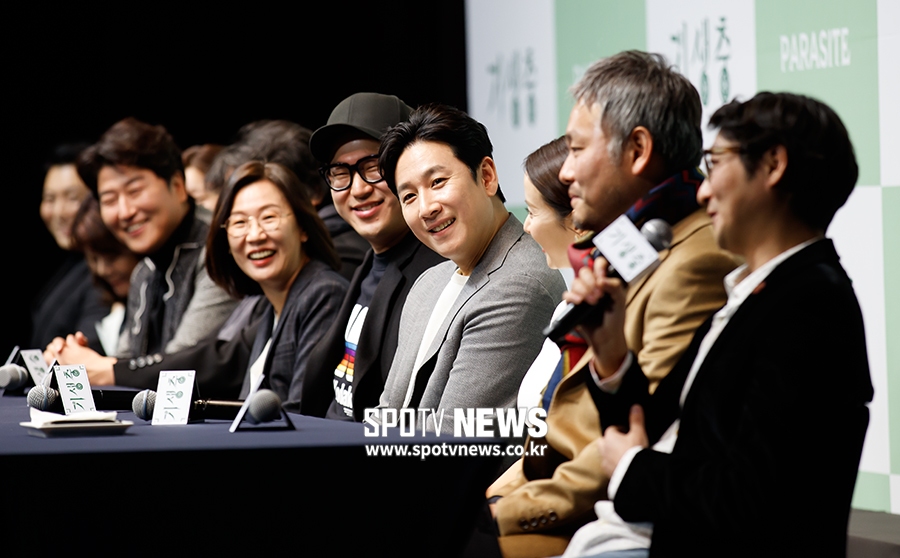 [포토S] 이선균, 감격스러운 순간