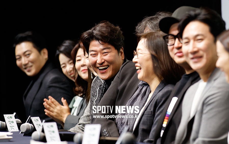 [포토S] 송강호, 감출 수 없는 미소