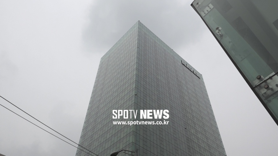 네이버, 연예 뉴스 댓글 잠정 폐지…"연예인 고통 해소 부족했다"