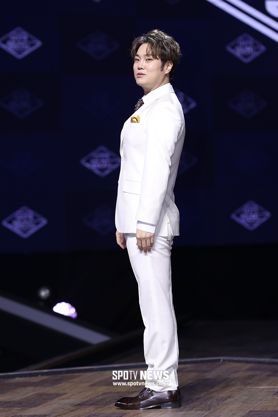 [포토S] 유재환, 뱃살이 쏘옥~