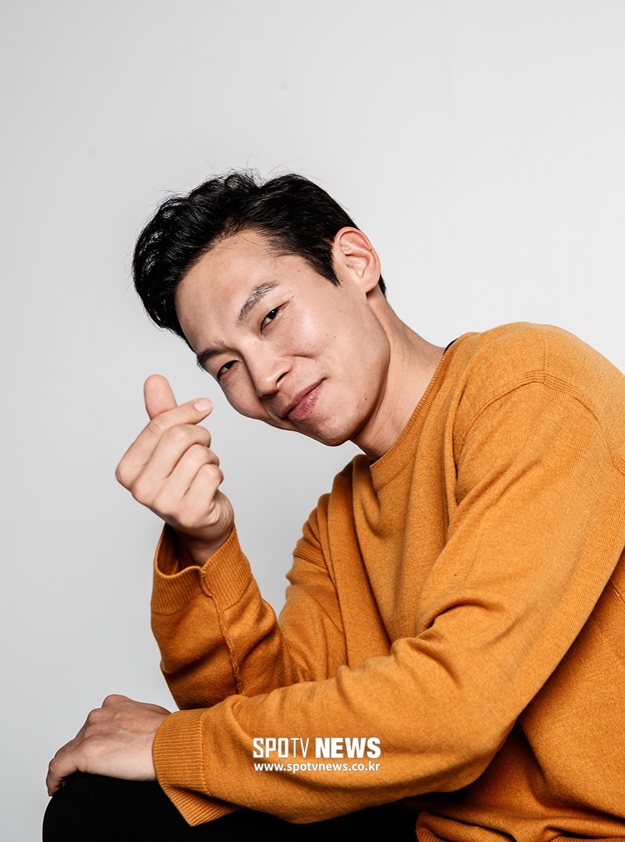 [포토S] 양경원, 매력적인 손하트