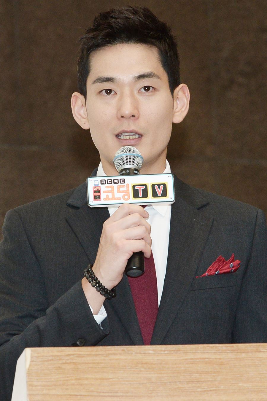 "모든 프로그램 하차" 한상헌은 누구? 기혼 신입 KBS아나로 주목