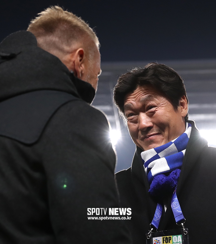 [포토S] 이임생 감독, '좋은 경기 펼쳐봅시다'