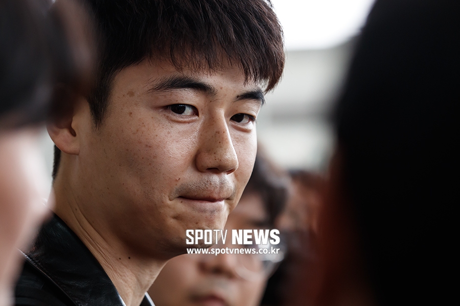 [포토S] 기성용, 아쉬움 남긴채 출국