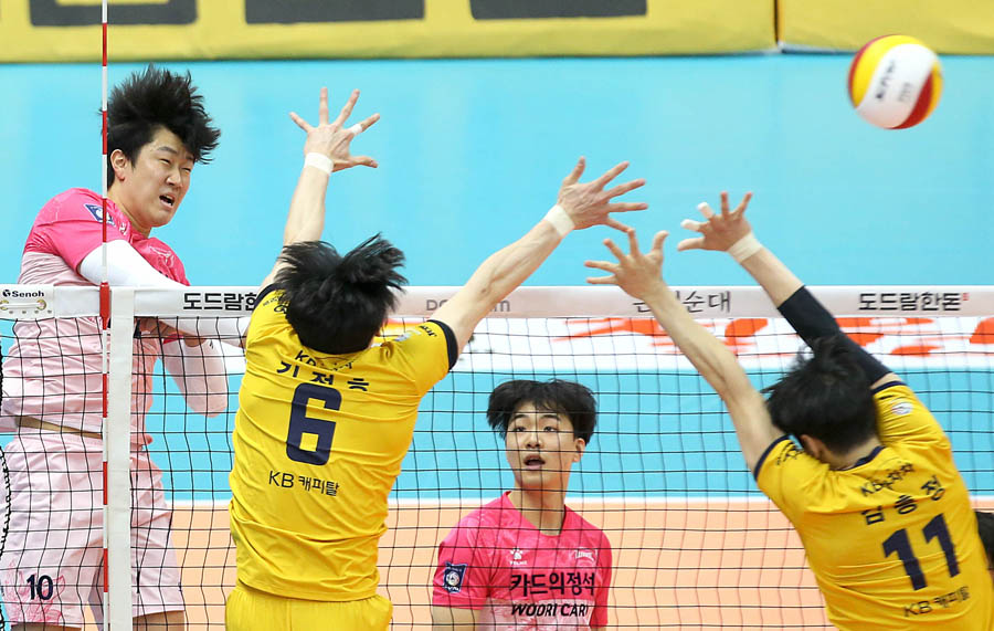 '나경복 21점' 우리카드, KB손해보험 완파하며 선두 질주