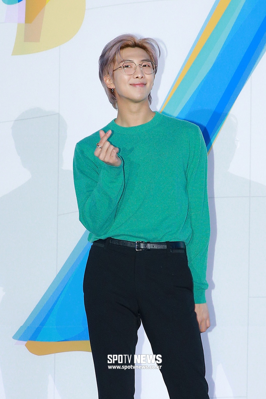 [포토S] 방탄소년단 RM, 하트 뿅!