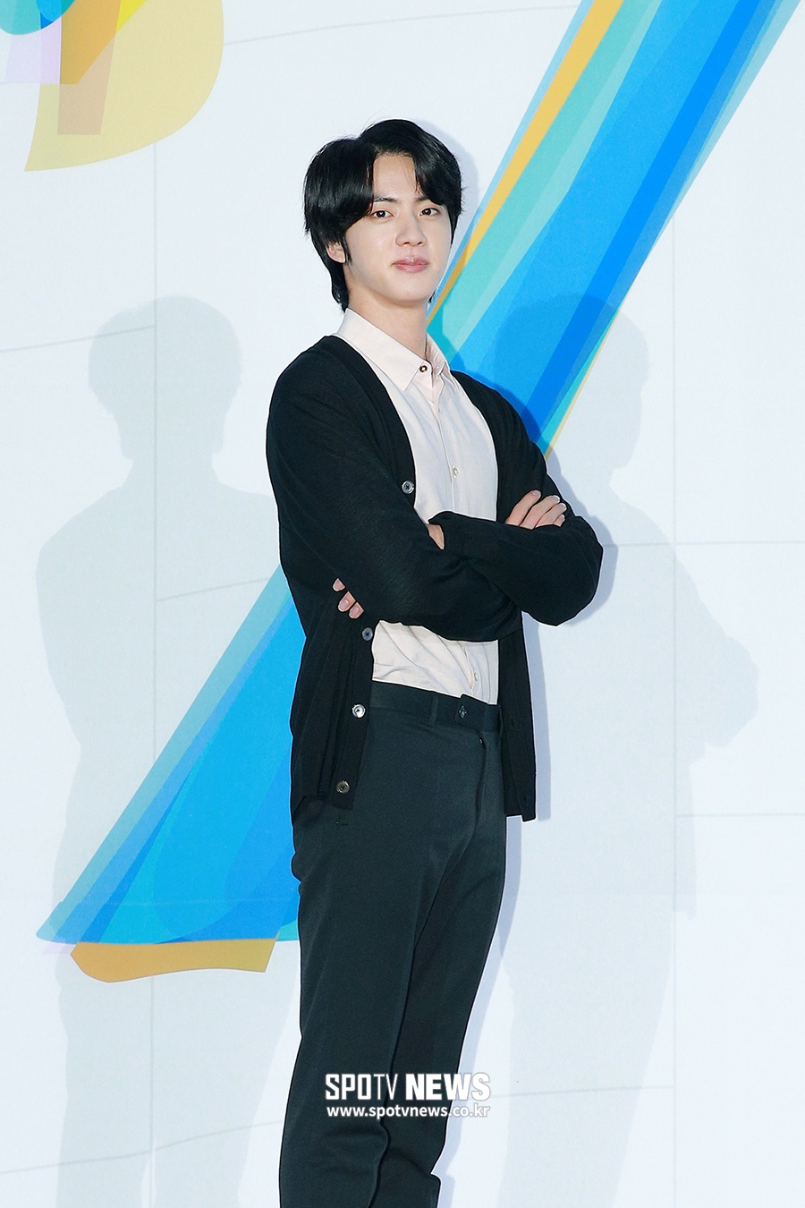 [포토S] 방탄소년단 진, 점점 잘생겨지는 맏형