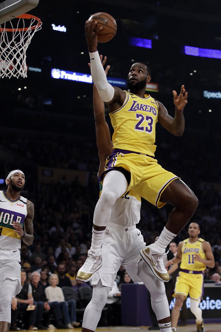 르브론, 17년 지나도 여전히 최고…자이언 "그는 믿을 수 없는 선수"