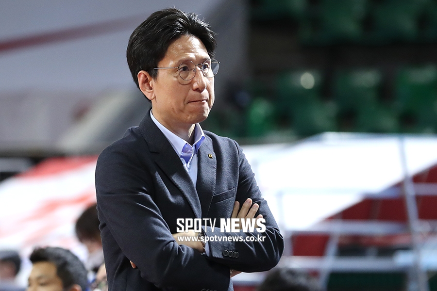 [포토S] 서동철 감독, 외국인 선수 이탈로 걱정 가득한 표정