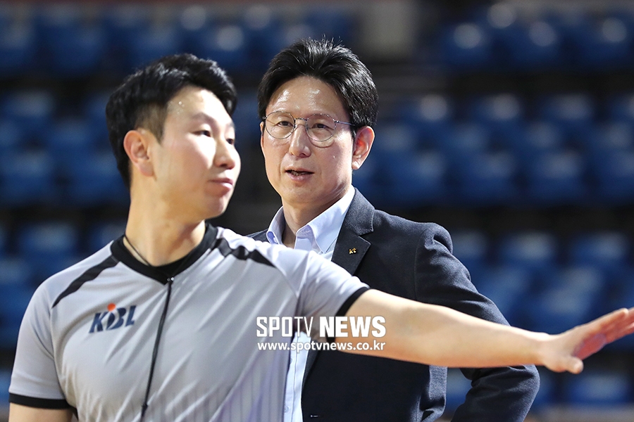 [포토S] 예민한 서동철 감독