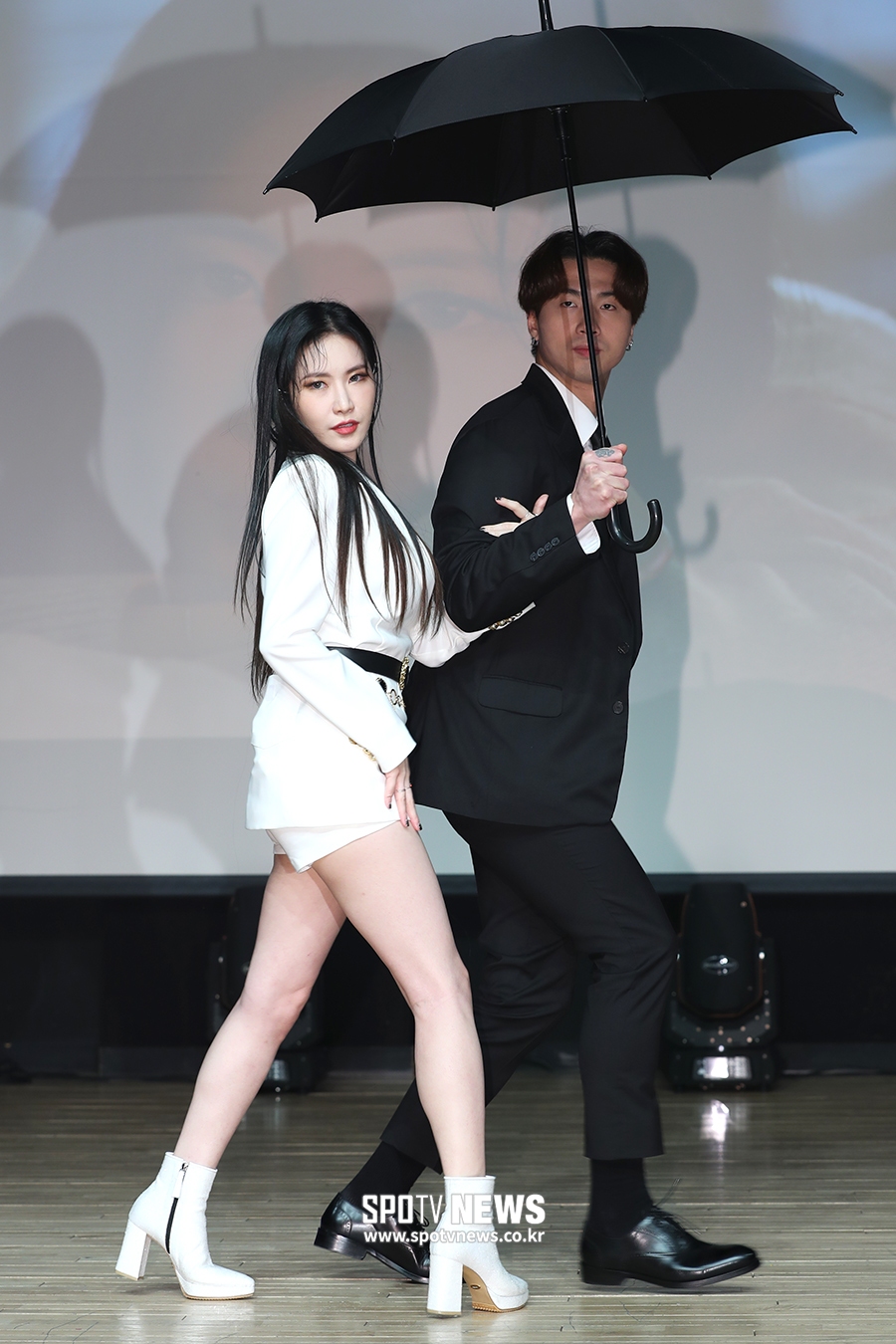 [포토S] 예지, 느낌 있는 포인트 안무