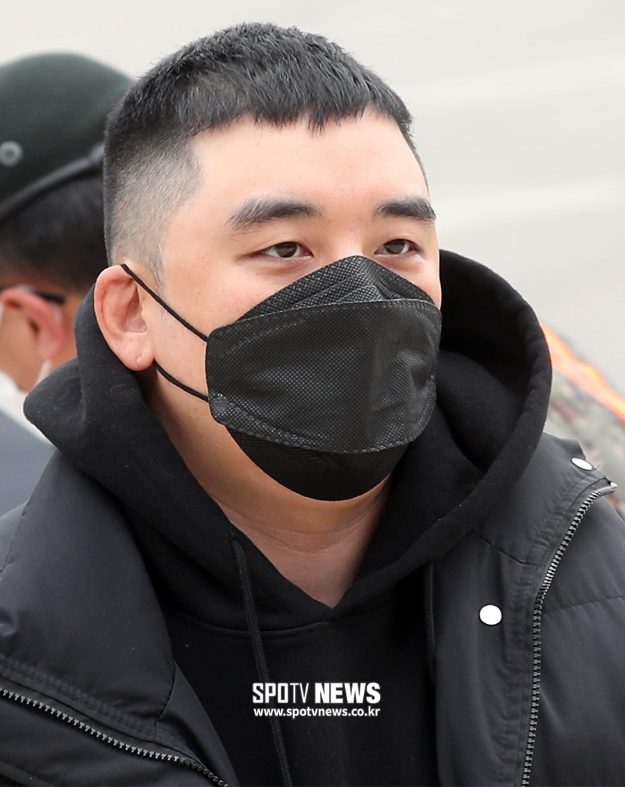 [포토S] '버닝썬 논란' 승리, 조용히 군대로