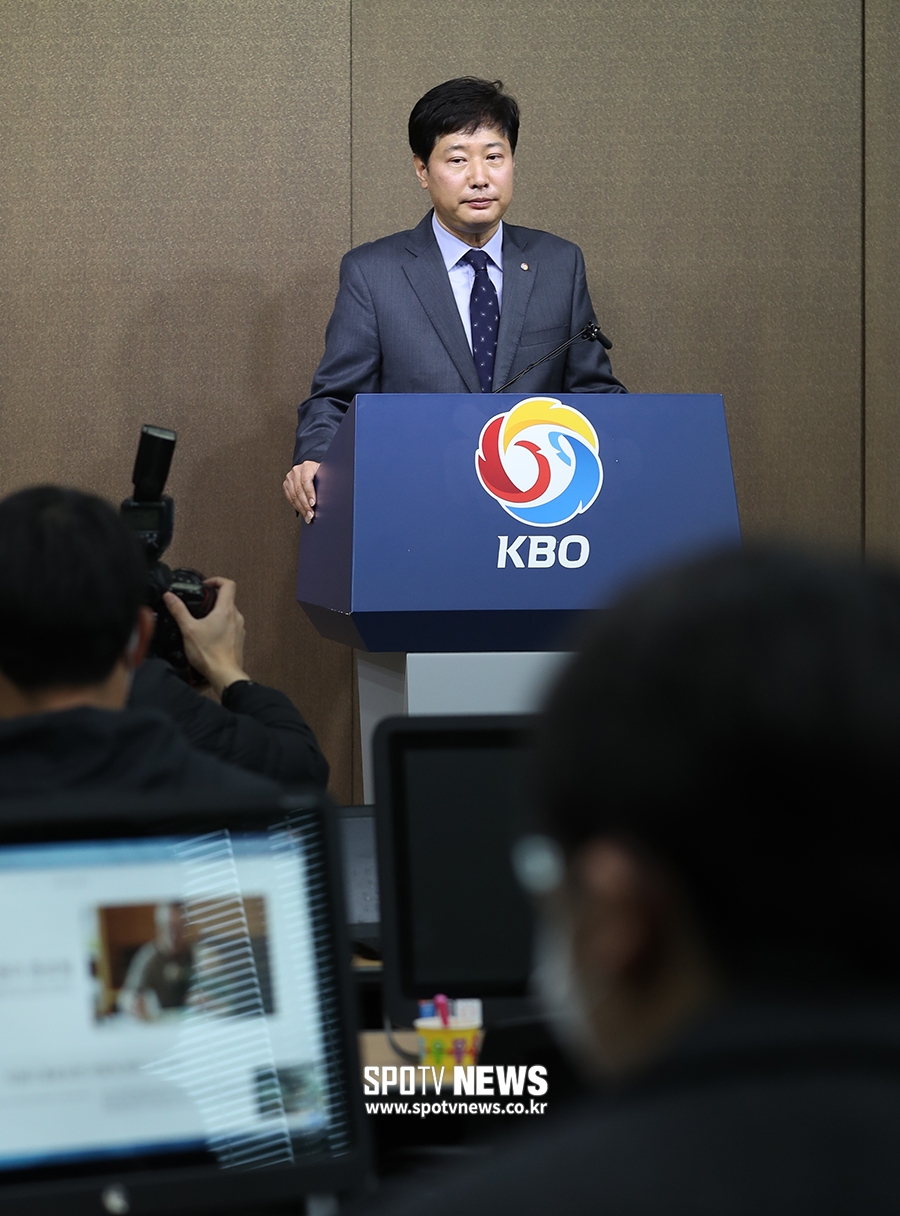 [포토S] 류대환 사무총장, 프로야구 개막은 4월 중순 이후로