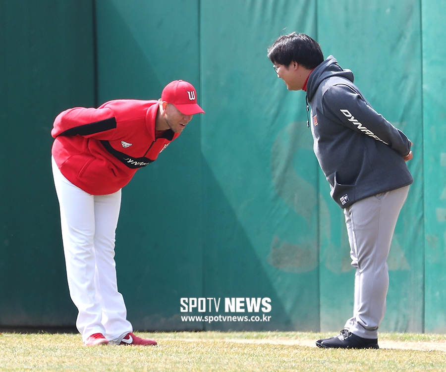 [포토S] 한국식 인사 배우는 킹엄