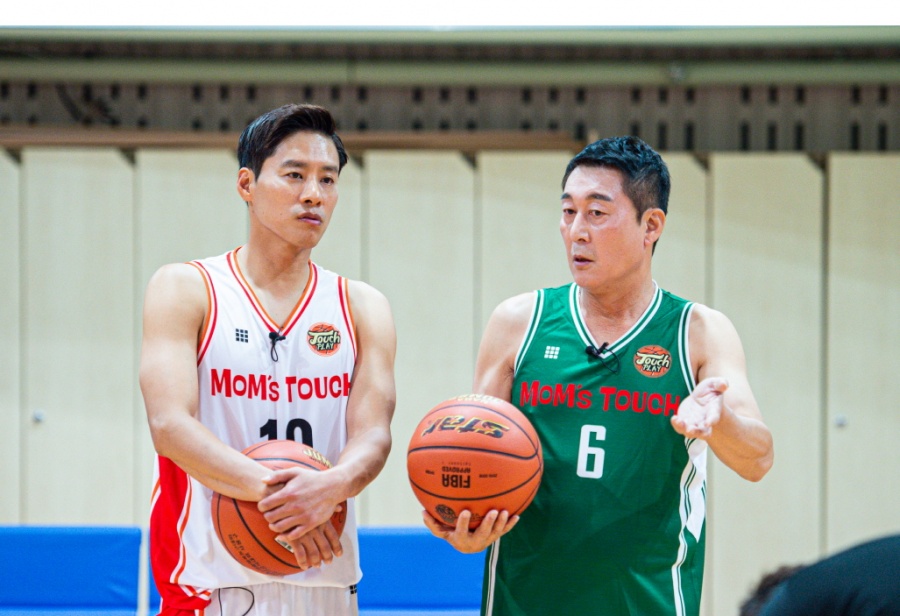 3점슛 대결부터 강의까지…'슛 도사' 이충희, 터치플레이에 뜨다