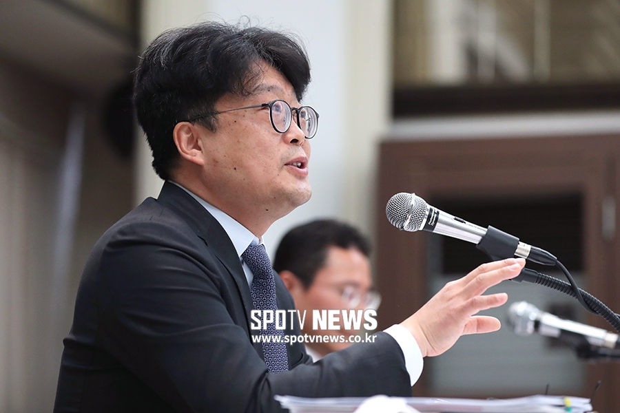 [포토S] 안병한 변호사, 문체부에 KBO 감사 청구