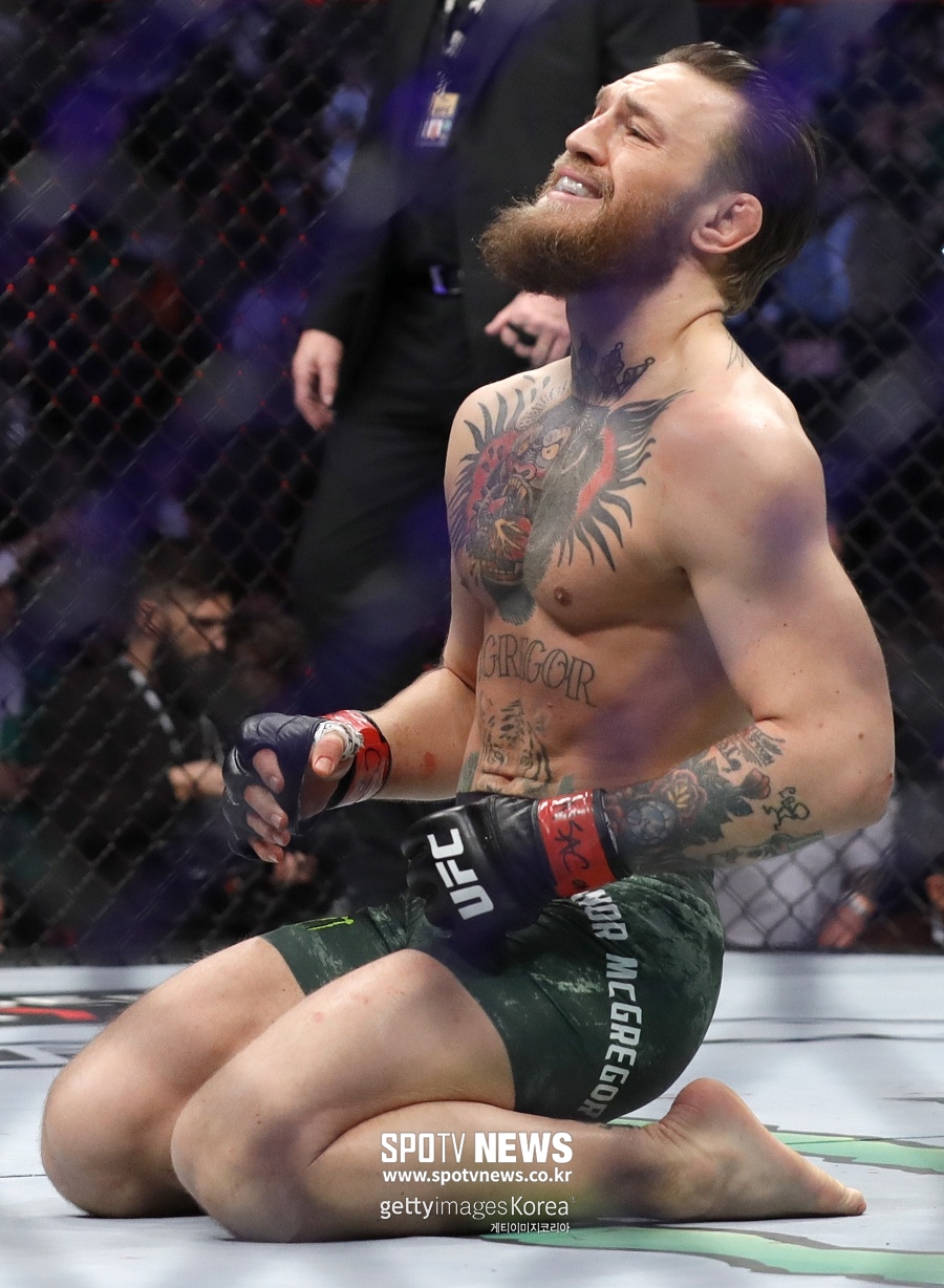[정오의 UFC] 코너 맥그리거 "신이여, 이탈리아를 구하소서"