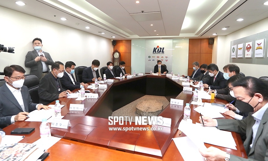 [포토S] KBL, '추가 연기냐, 조기 종료냐 선택의 기로'