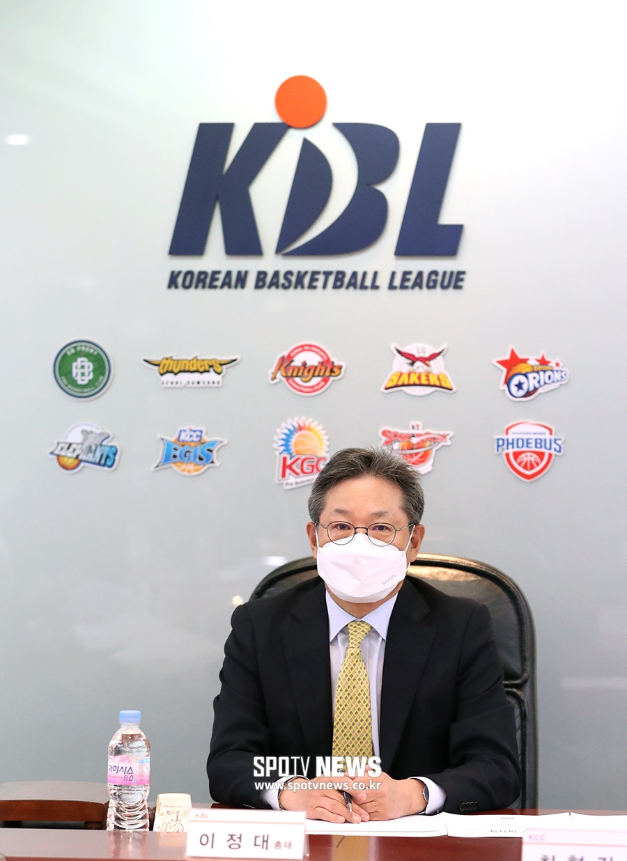[포토S] 결정 앞둔 KBL 이정대 총재