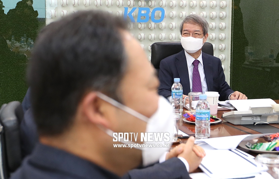 [포토S] 정운찬 총재, 마스크 쓰고