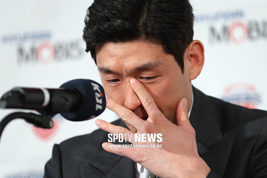 [포토S] 눈물 닦는 양동근