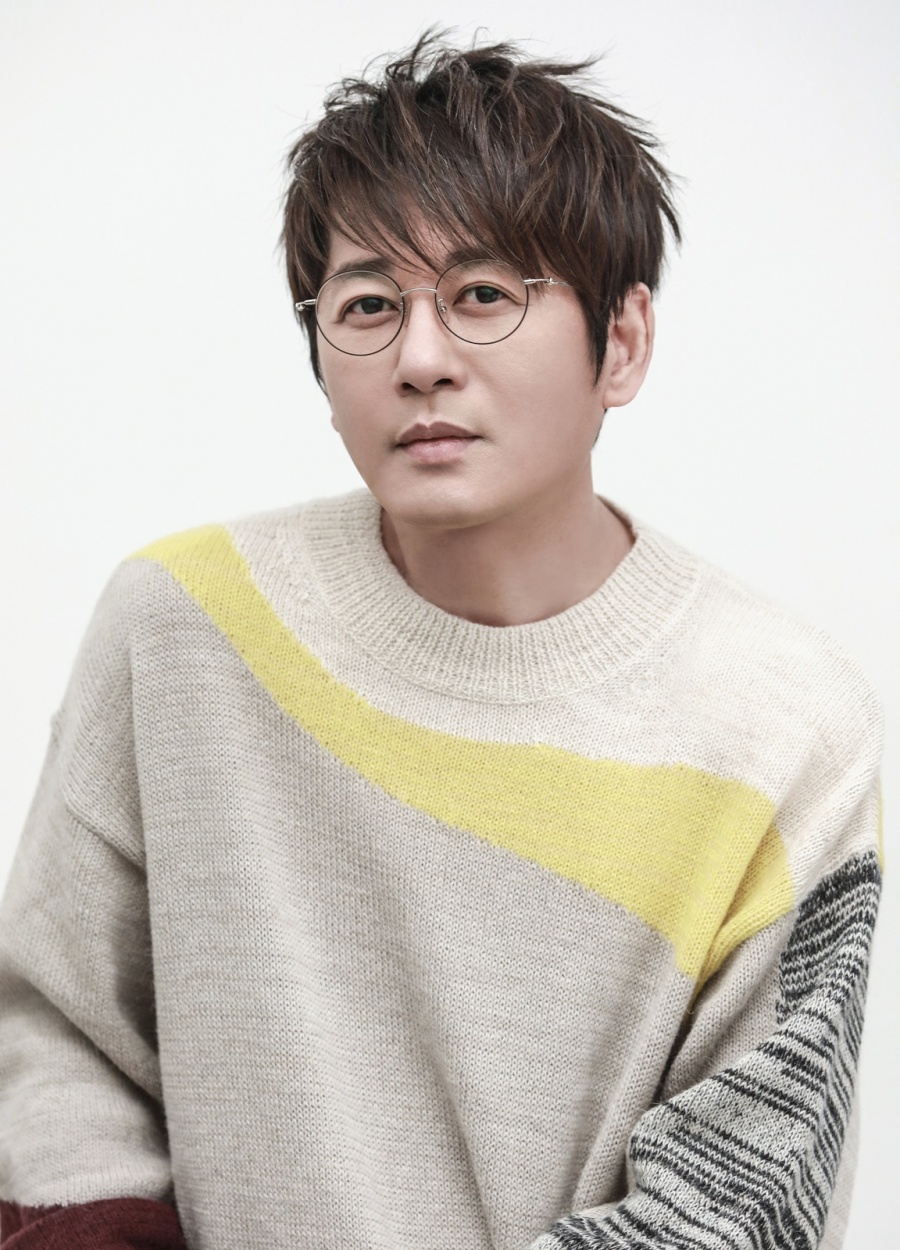 [SPO★톡]신승훈 "방탄소년단 등 후배들의 글로벌 활약, 부럽고 대견해"