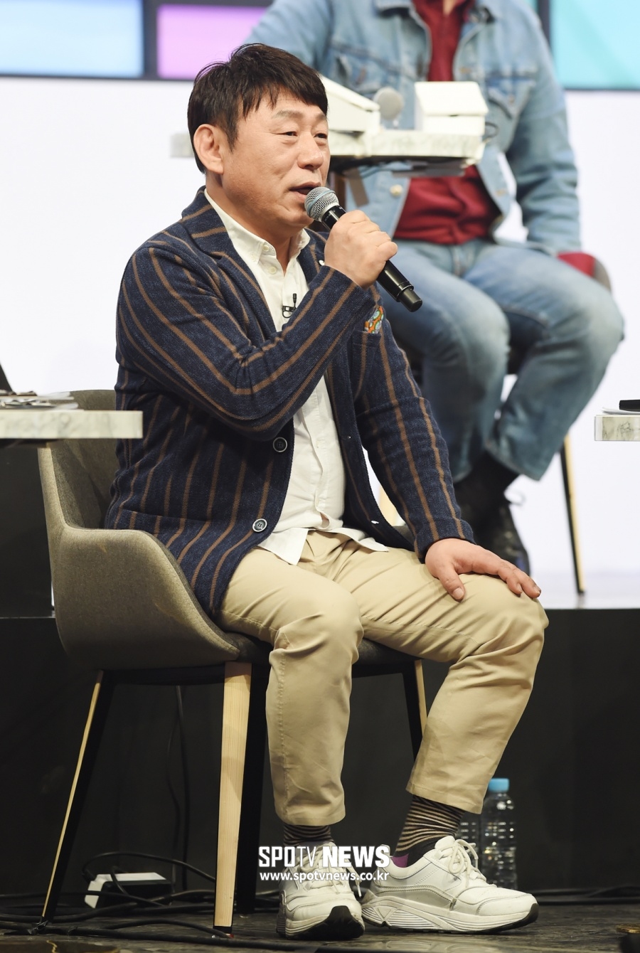 [LIVE 포토]이건우 작사가 "탑골랩소디, 100점보다 더 높은 점수 없나요"