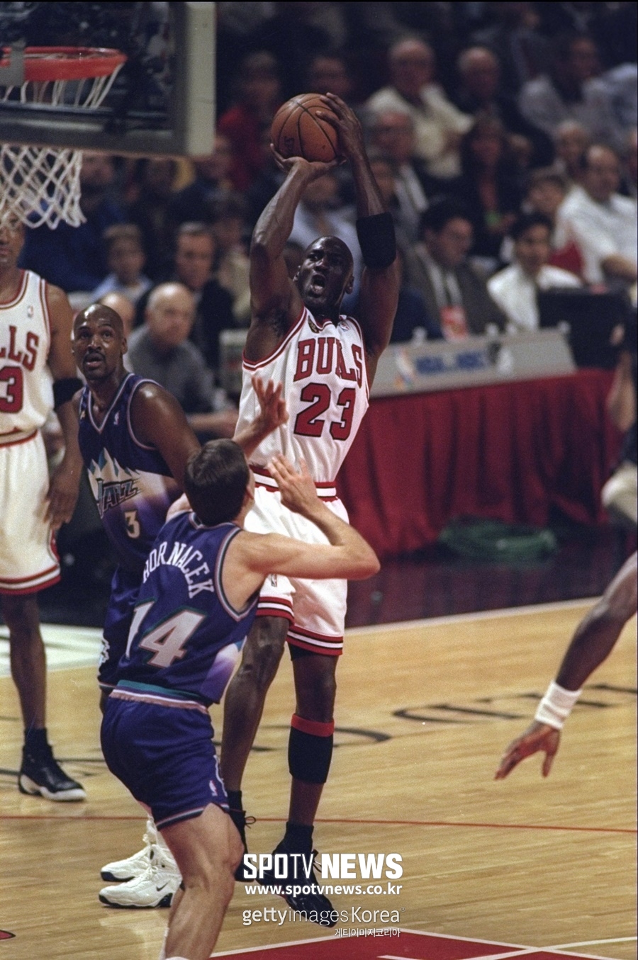 [스포츠타임] '말론 39점' 유타, 반전의 계기 만들었다…1998 파이널 5차전