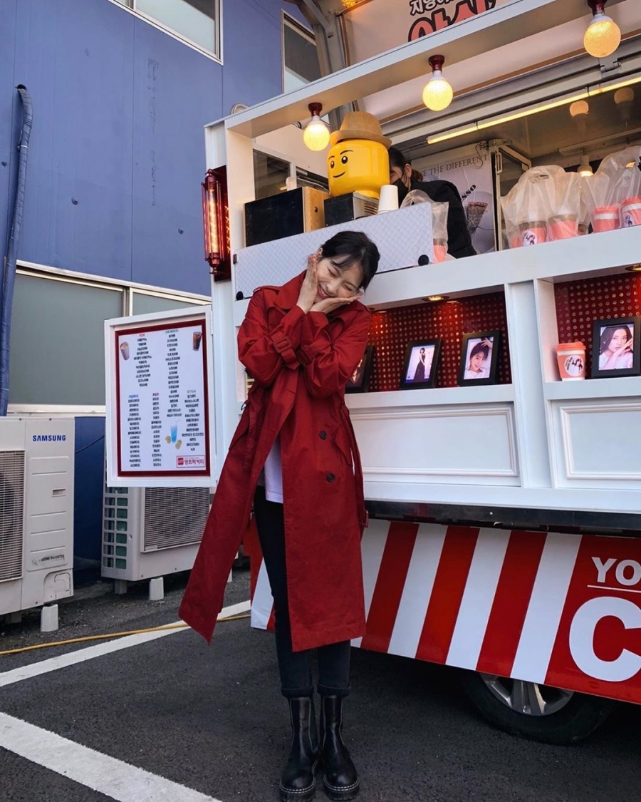 강지영, 음주 교통사고 후 첫 근황…해맑은 꽃받침 미소