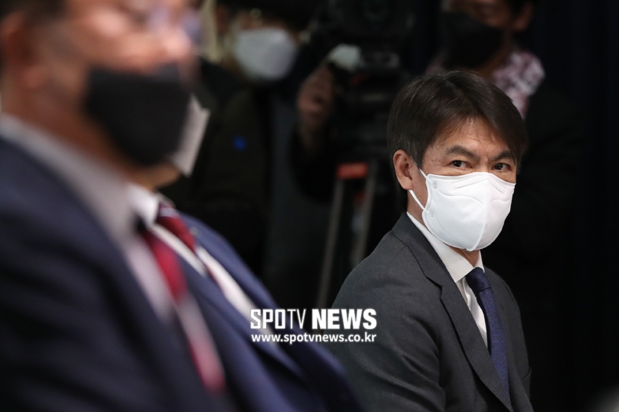 [포토S] K리그 이사회 참석한 홍명보 전무