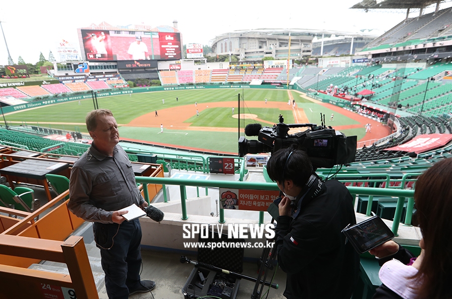 [포토S] KBO 개막 알리는 중동 알자지라 외신