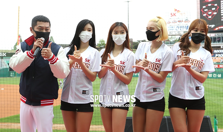 [포토S] 치어리더, '덕분에 야구합니다'