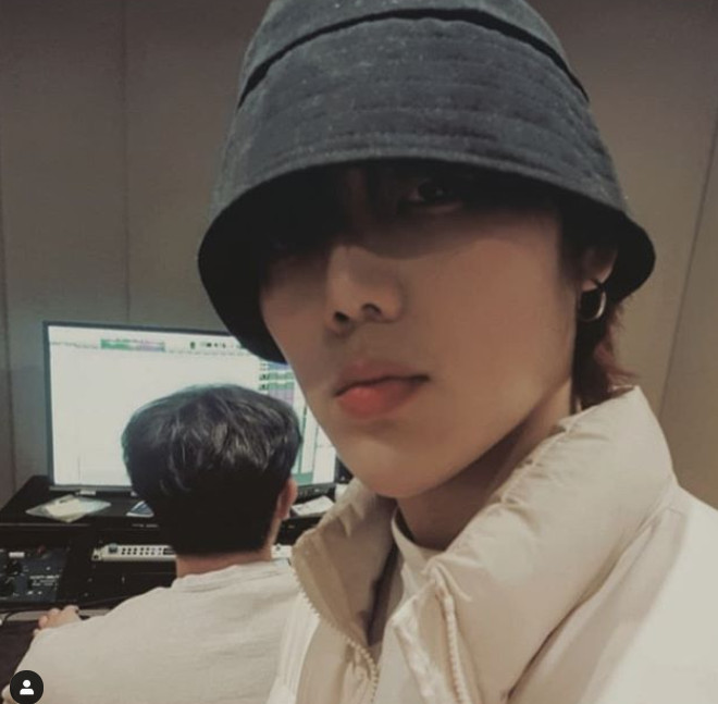 아이유X슈가 '에잇', '금요일에 만나요' 장이정도 참여 '93년생 컬래버'