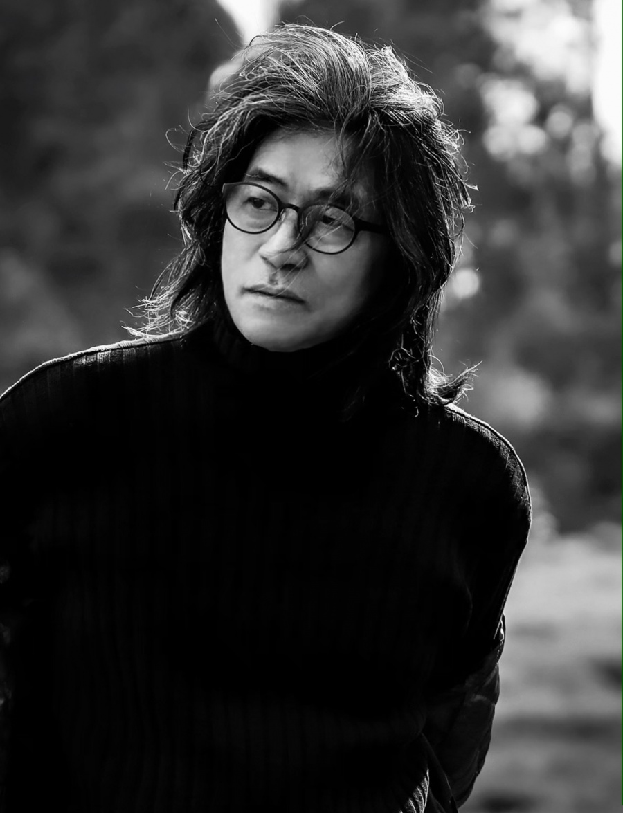 '뮤지션들의 뮤지션' 조동익, 26년 만에 정규 2집 '블루 필로우' 발표