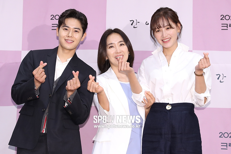 [포토S] 김동준-윤유선-김재경, 하트 뿅뿅!