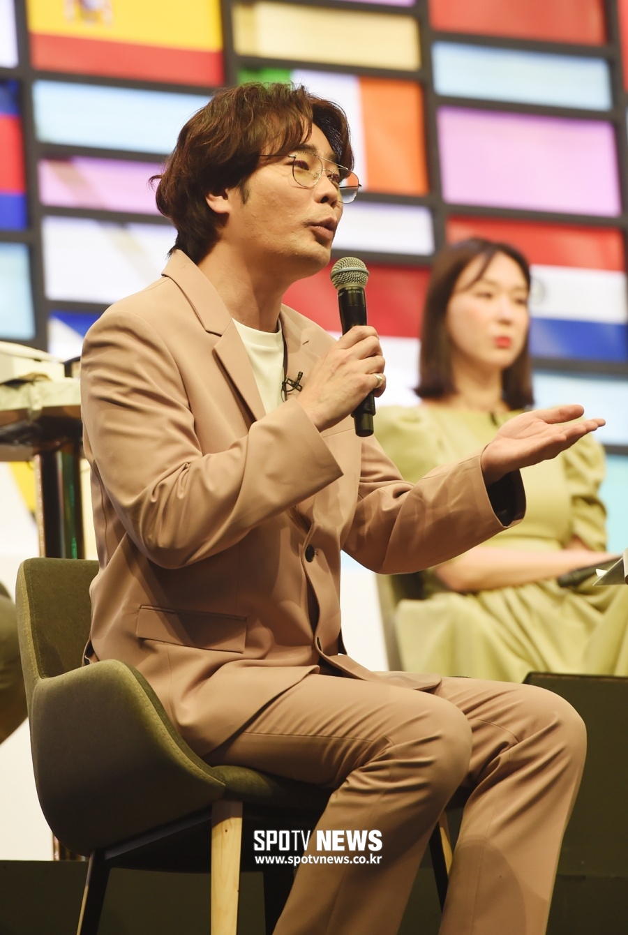[LIVE 포토]'탑골랩소디' 뮤지, '탑골 가요들, 외국어로 들으니 새롭네요'
