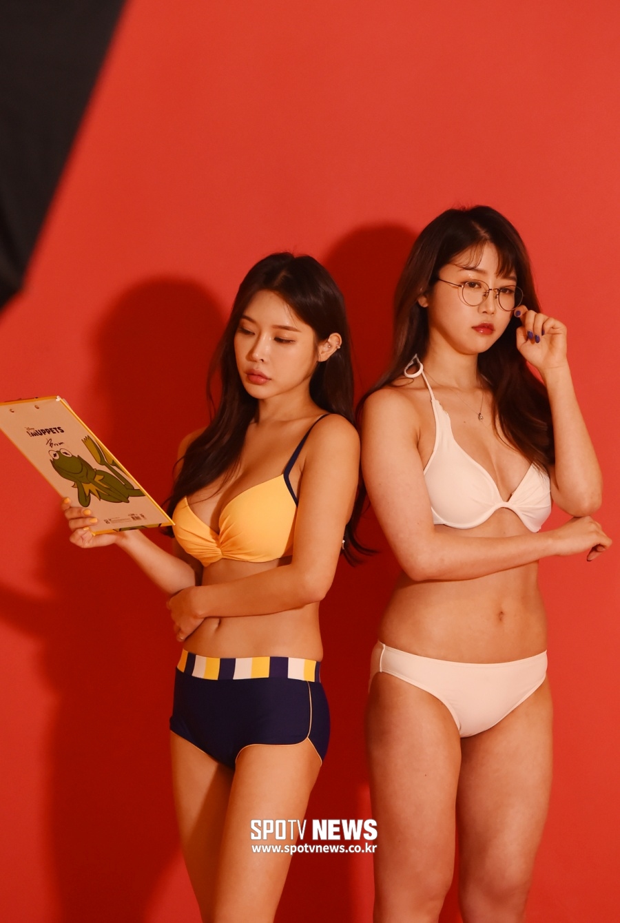 [LIVE 포토]미스맥심 이아윤-신이지, 팽팽한 '비키니 대결'