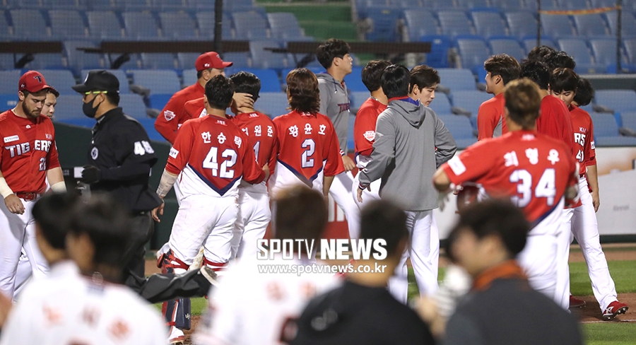 [스토리S] 밥상만 차려지는 KIA 타선, 떠먹을 타자가 없다