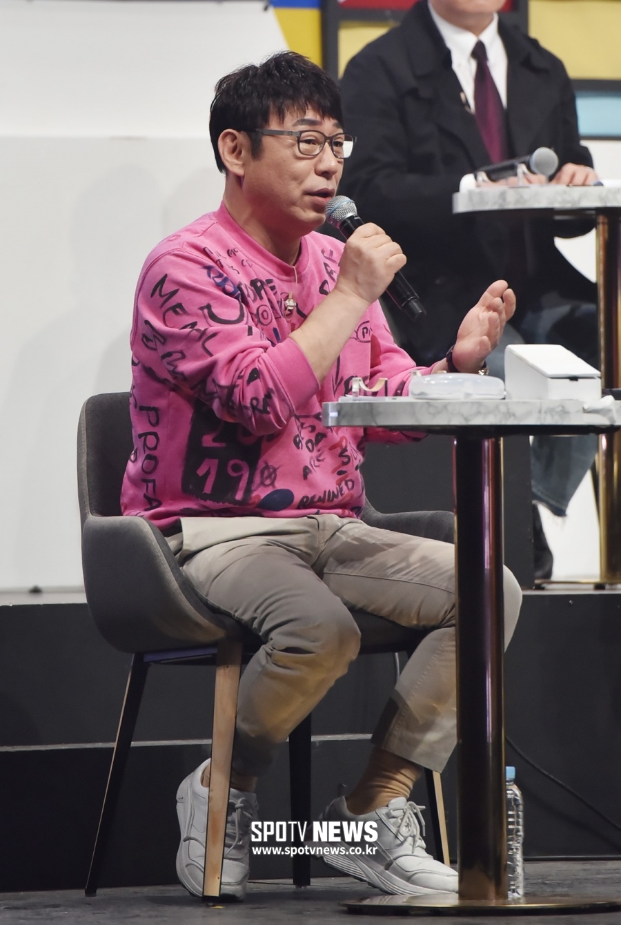 [LIVE 포토]이건우 작사가 '탑골 랩소디 그 시절 가요들, 다 제가 썼죠'