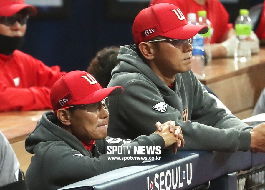 [스토리S] 10연패 빠진 염경엽 감독, 마음 고생 심한 얼굴