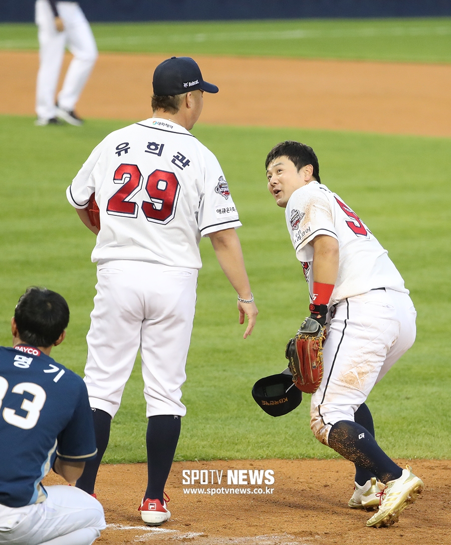 [포토S] 최주환, '내 수비 끝내줬죠?'