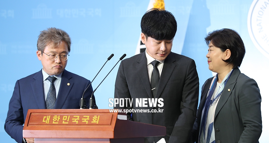 [포토S] 국회 참석한 구하라 오빠 구호인씨, "동생에게 마지막 선물을 달라"