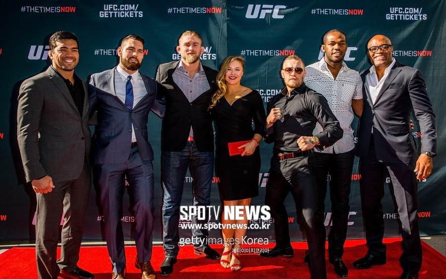 [정오의 UFC] 맥그리거 "내가 가장 위대한 파이터 2위…1위는 앤실"