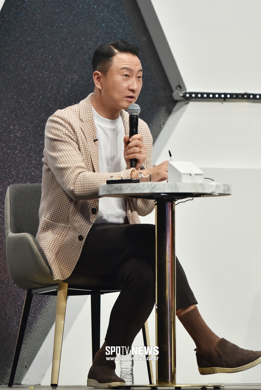 [LIVE 포토]주영훈 '제가 탑골가요 전문가죠'